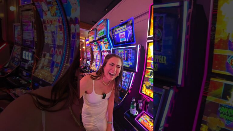 The MOST RARE Bonus on New Bull Blitz Had Me SCREAMING!! #slots #vegas #casino